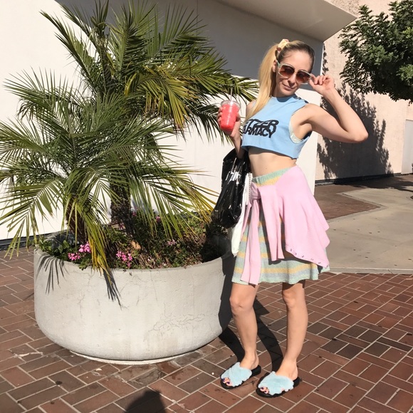 Meet Your Posher, Amy - Picture 2 of 16